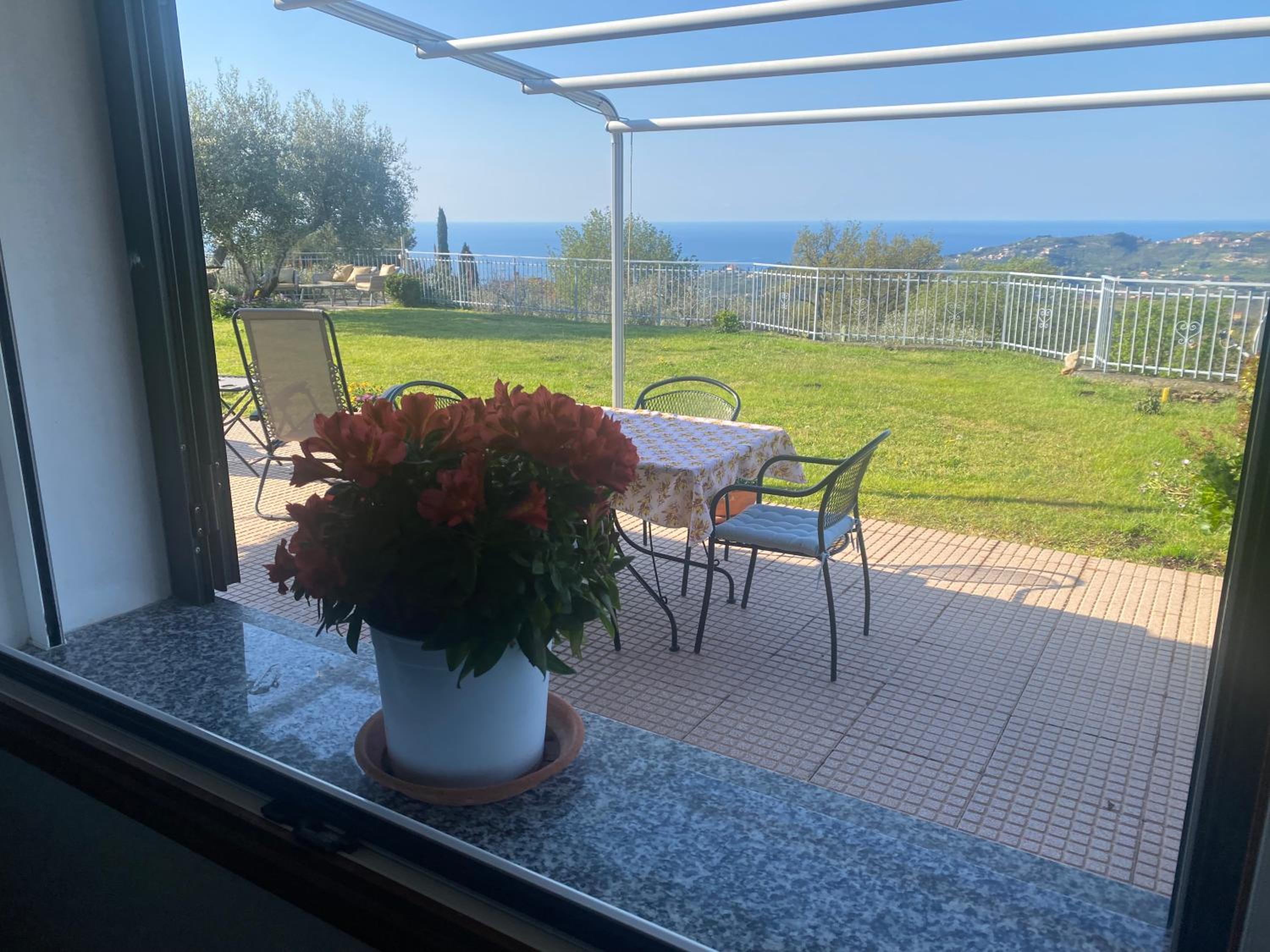 CASA VISTA MARE - Superb garden and Parking included view 5