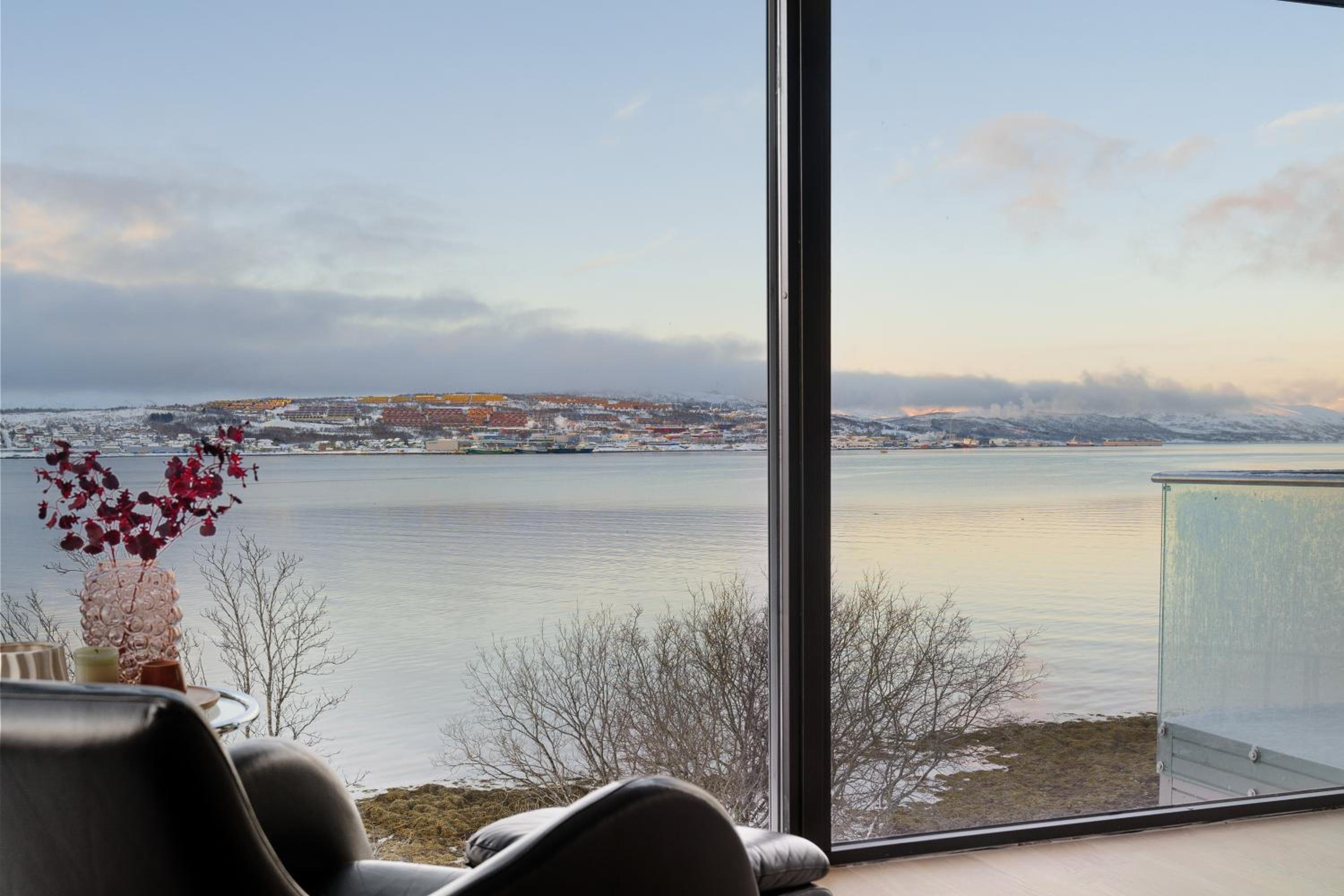 Oceanfront penthouse duplex wamazing view!
