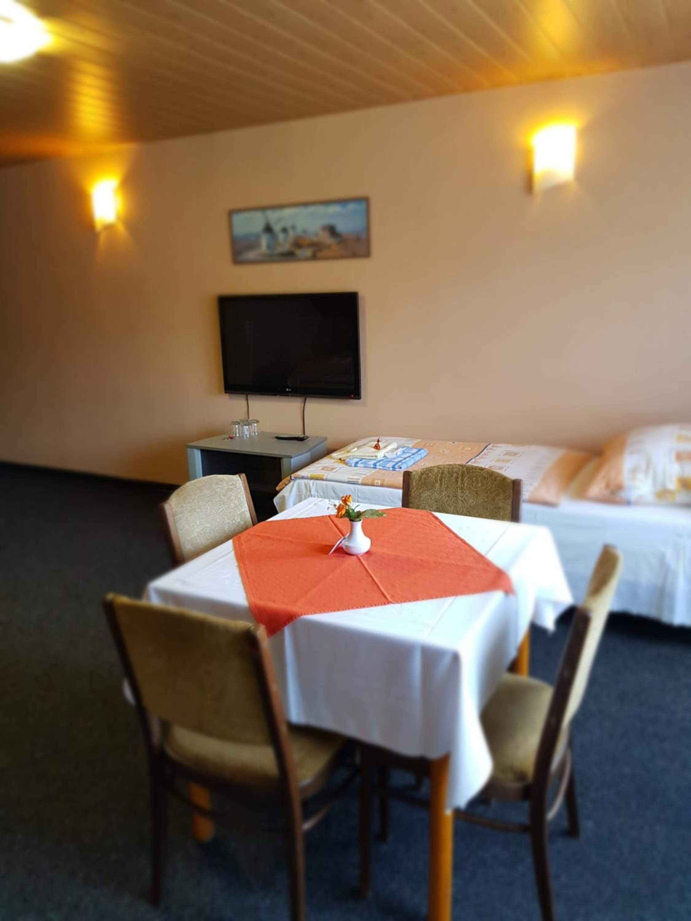 Guest House Pod Lesem Merklín