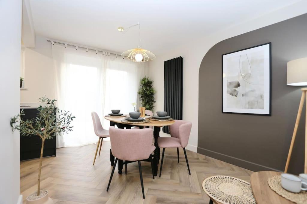xxBrand Newxx sleeps 8, stylish japandi house view 5