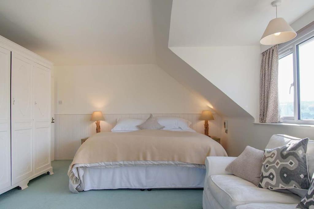 Compass Cottage
