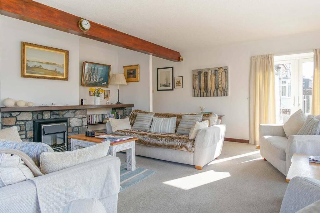 Compass Cottage