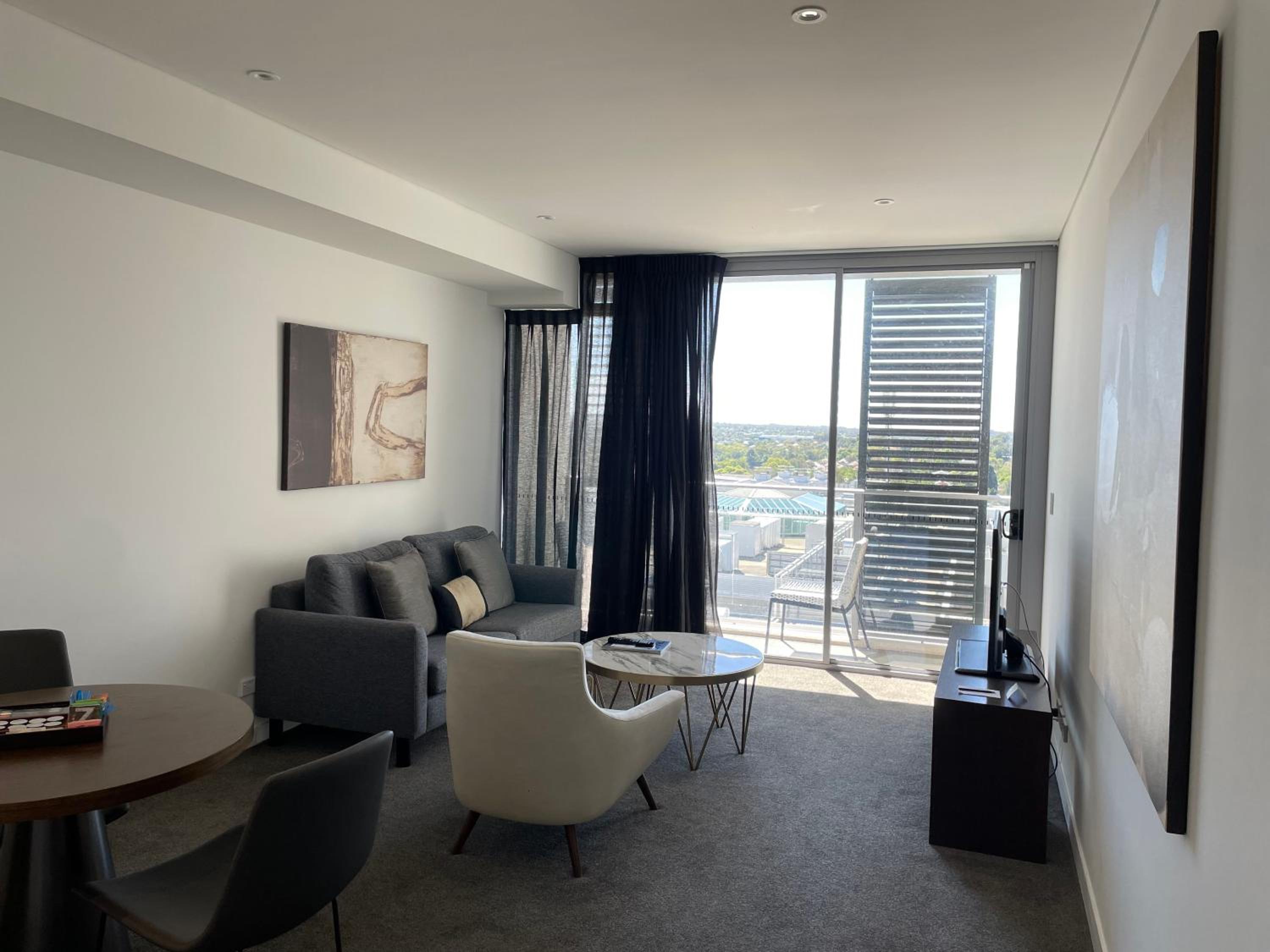 Chatswood CBD Modern Apartment