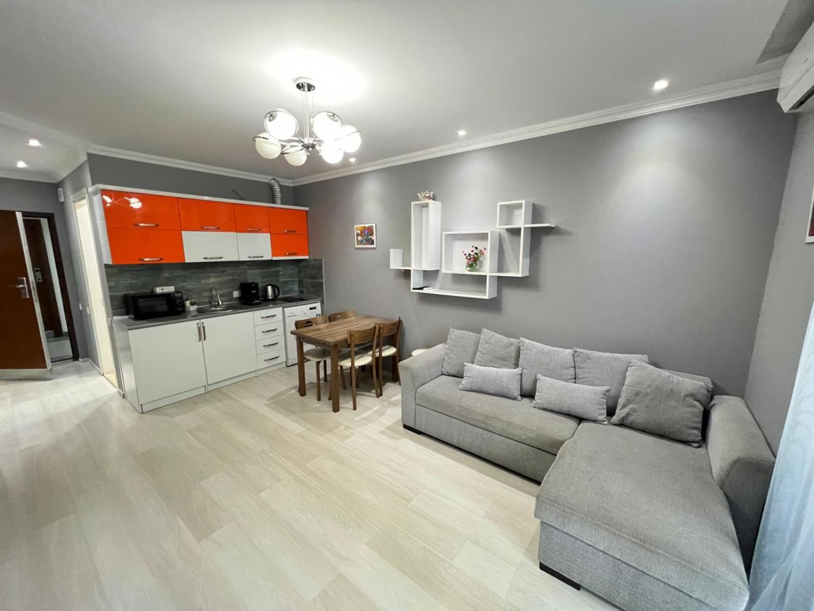 Holiday Premium Apartments Batumi view 3