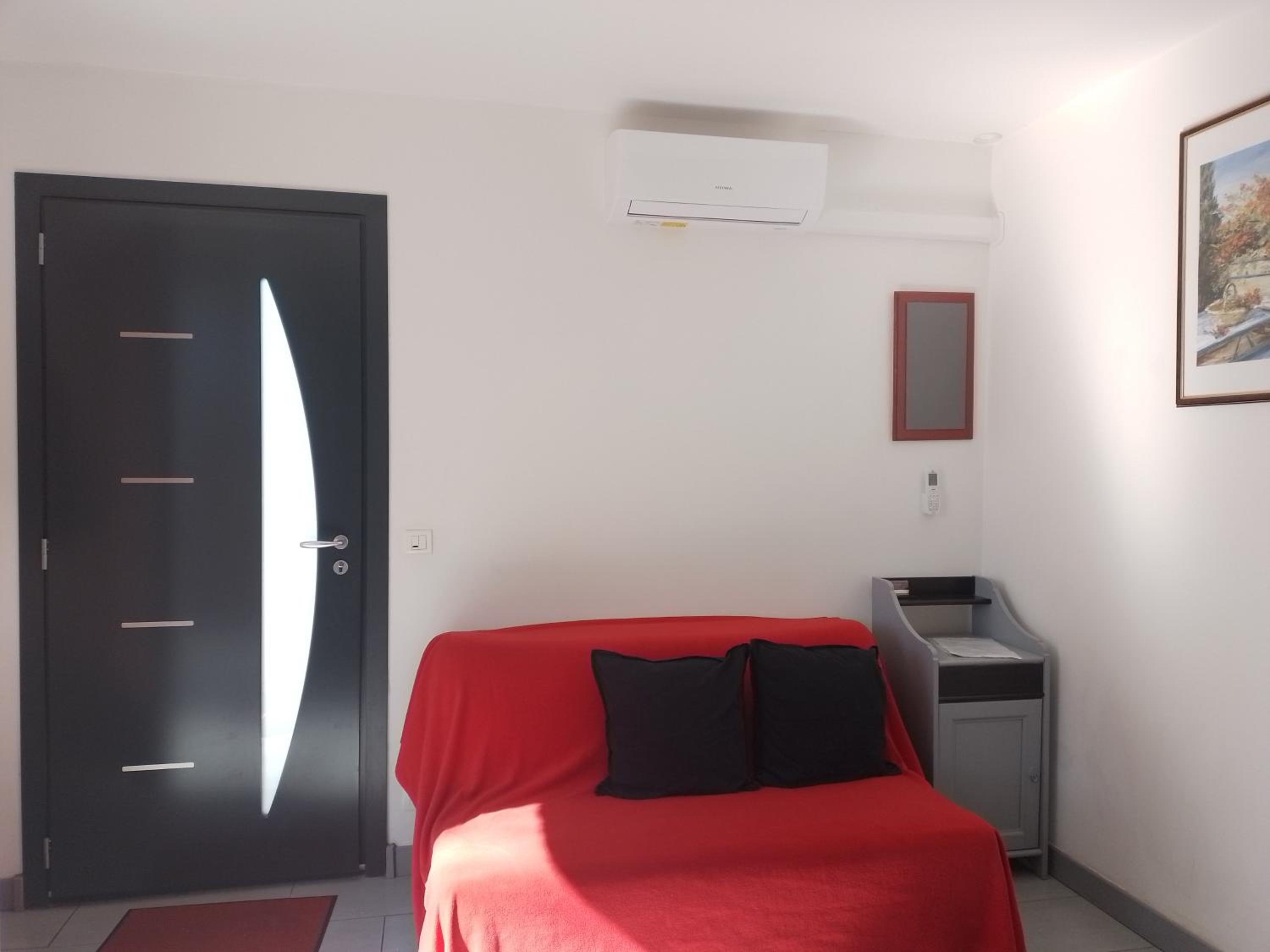 Appartement Le Romarin view 2