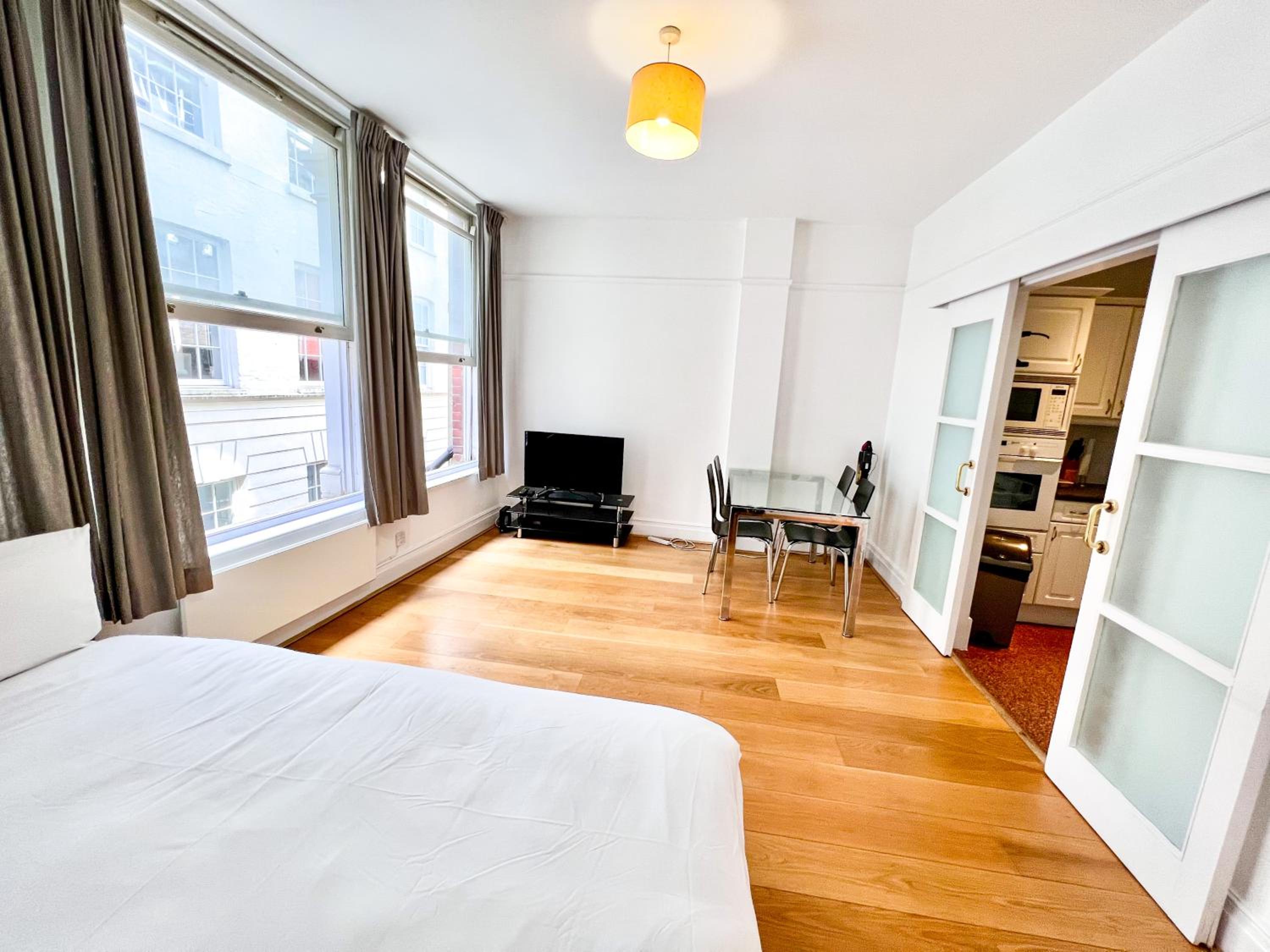 Deluxe Entire Apartment Between Covent Garden and St Pauls Cathedral