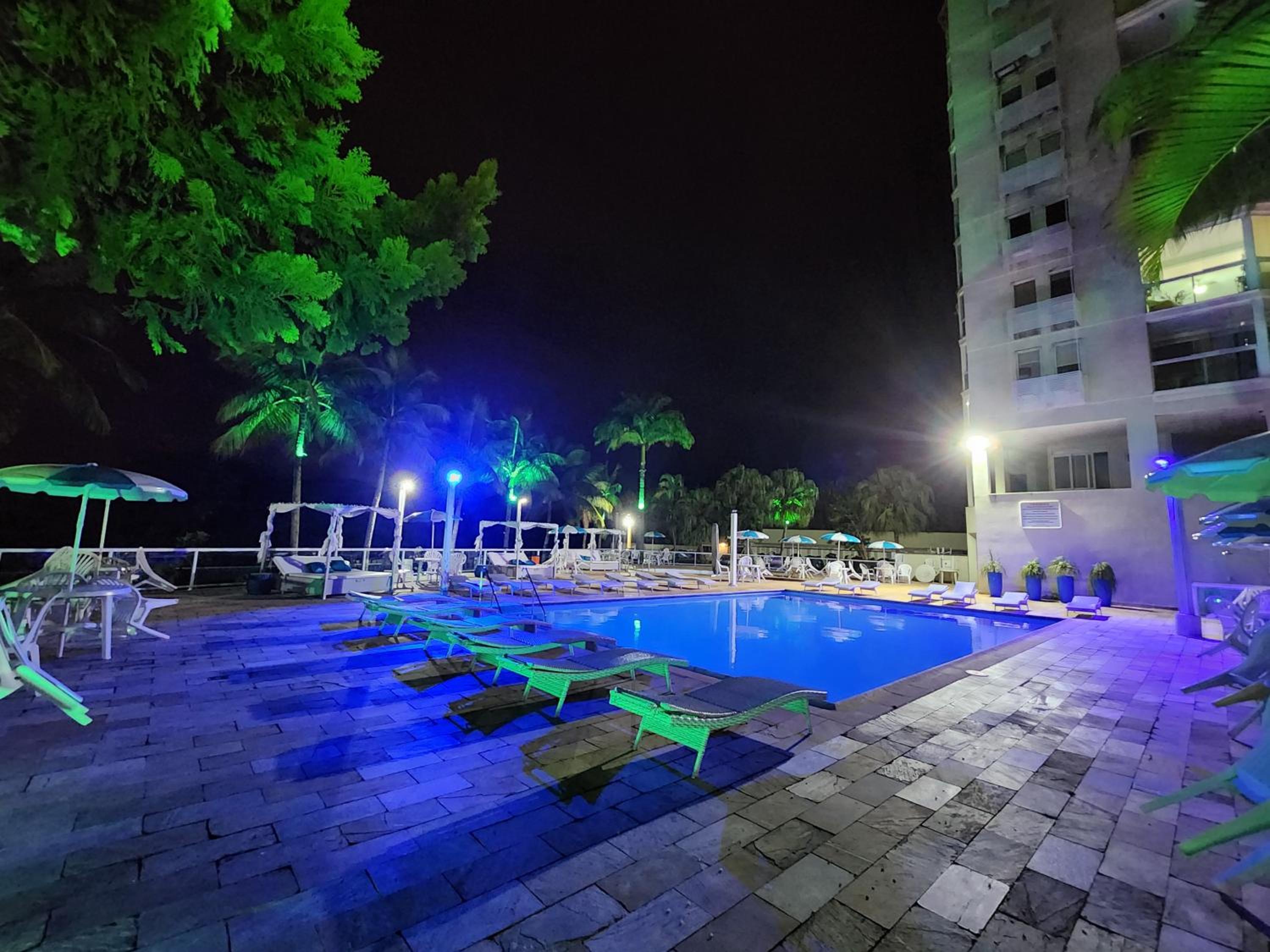 Apart Hotel Alecrim Praia de Camboinhas com Marina pe na areia