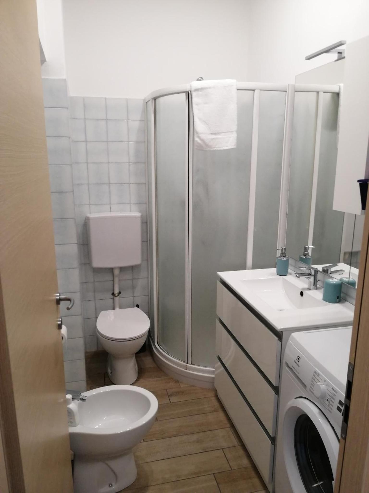 Casa Bonello 12 en Sanremo — bathroom