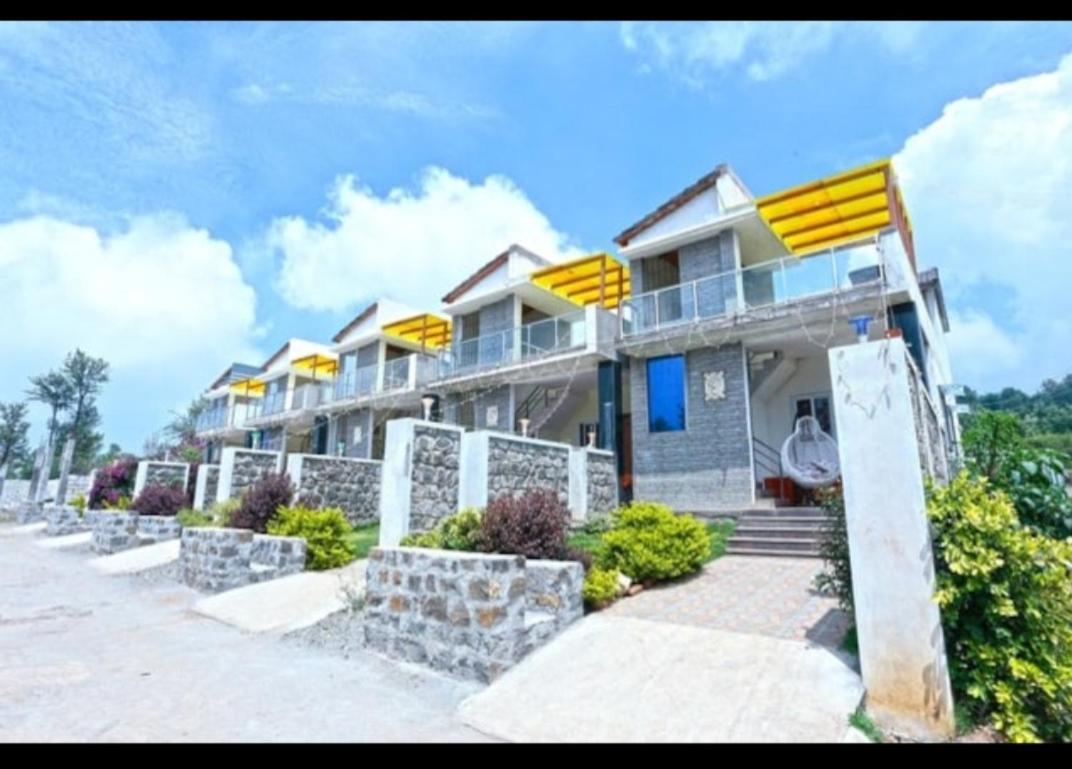 Sushmika Resorts Inn view 4