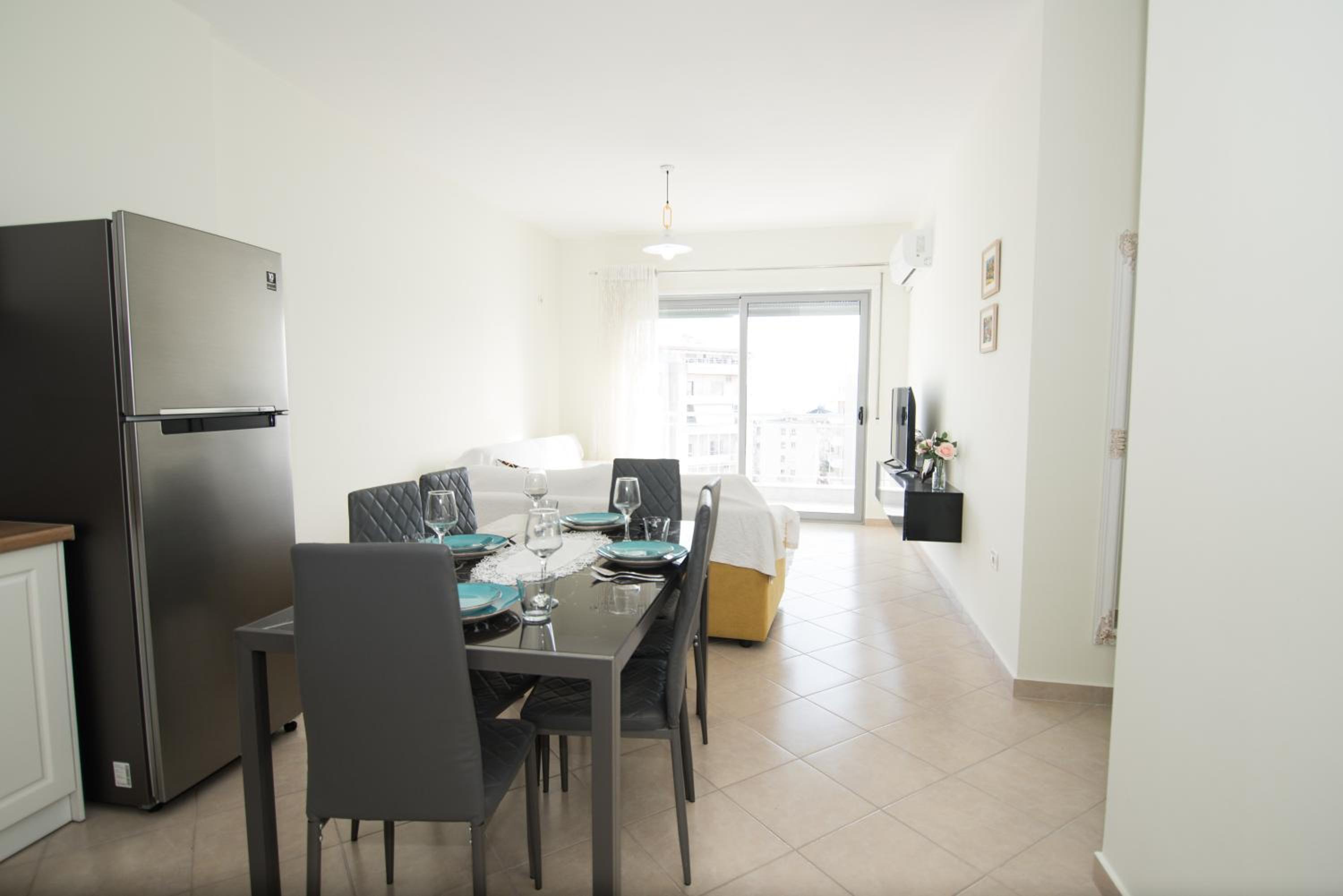 Vlora AR - Spacious modern apartment with a view