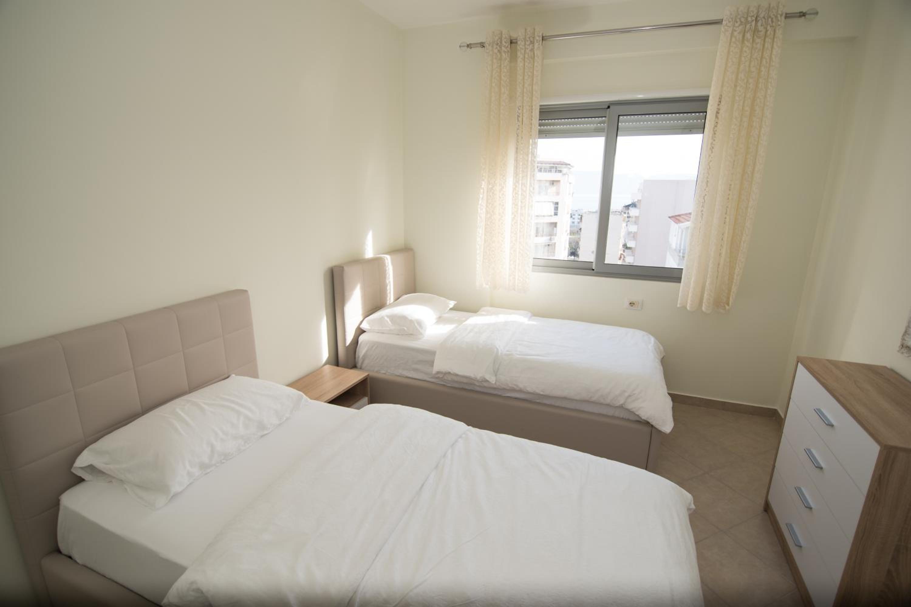 Vlora AR - Spacious modern apartment with a view