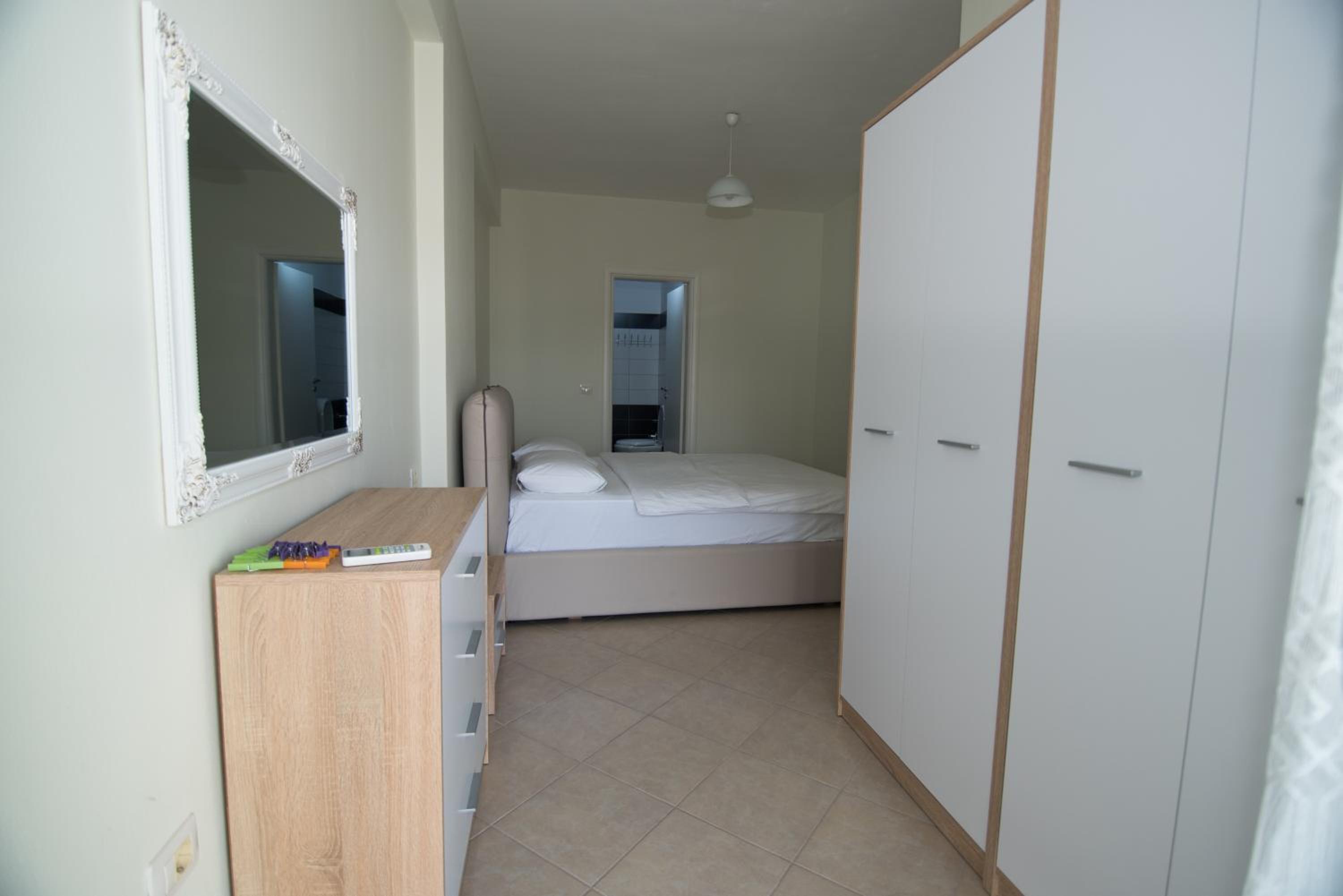 Vlora AR - Spacious modern apartment with a view