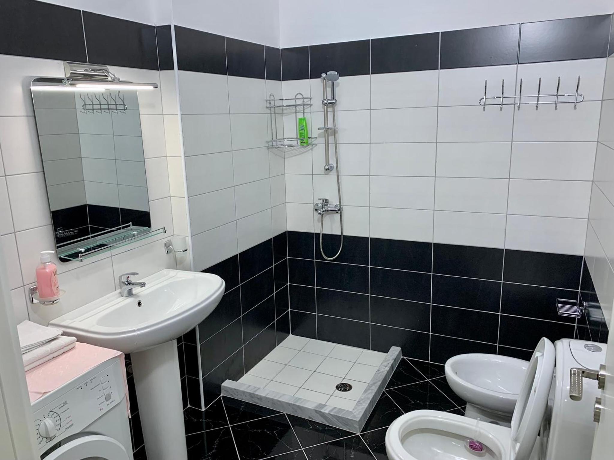 Vlora AR - Spacious modern apartment with a view