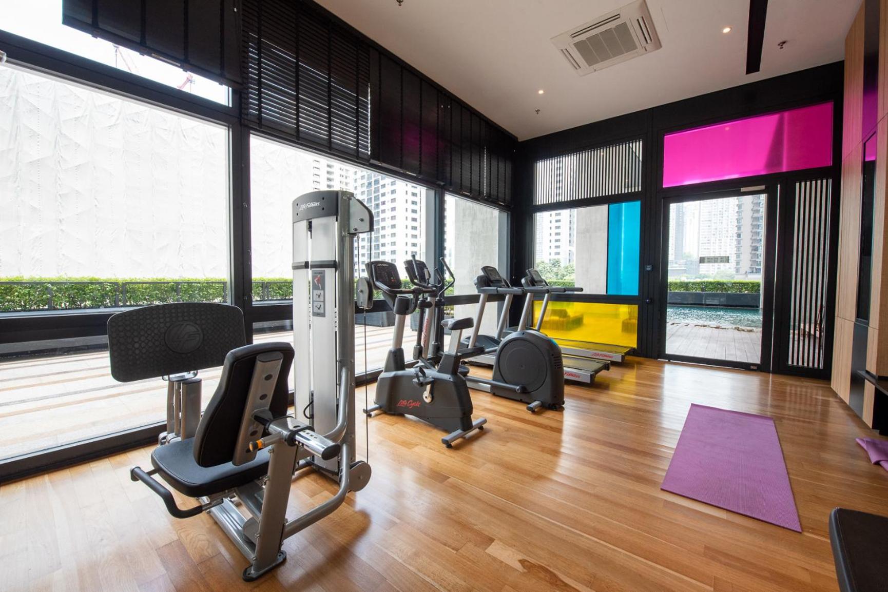 Balcony Netflix 2-6pax at Arcoris Mont Kiara