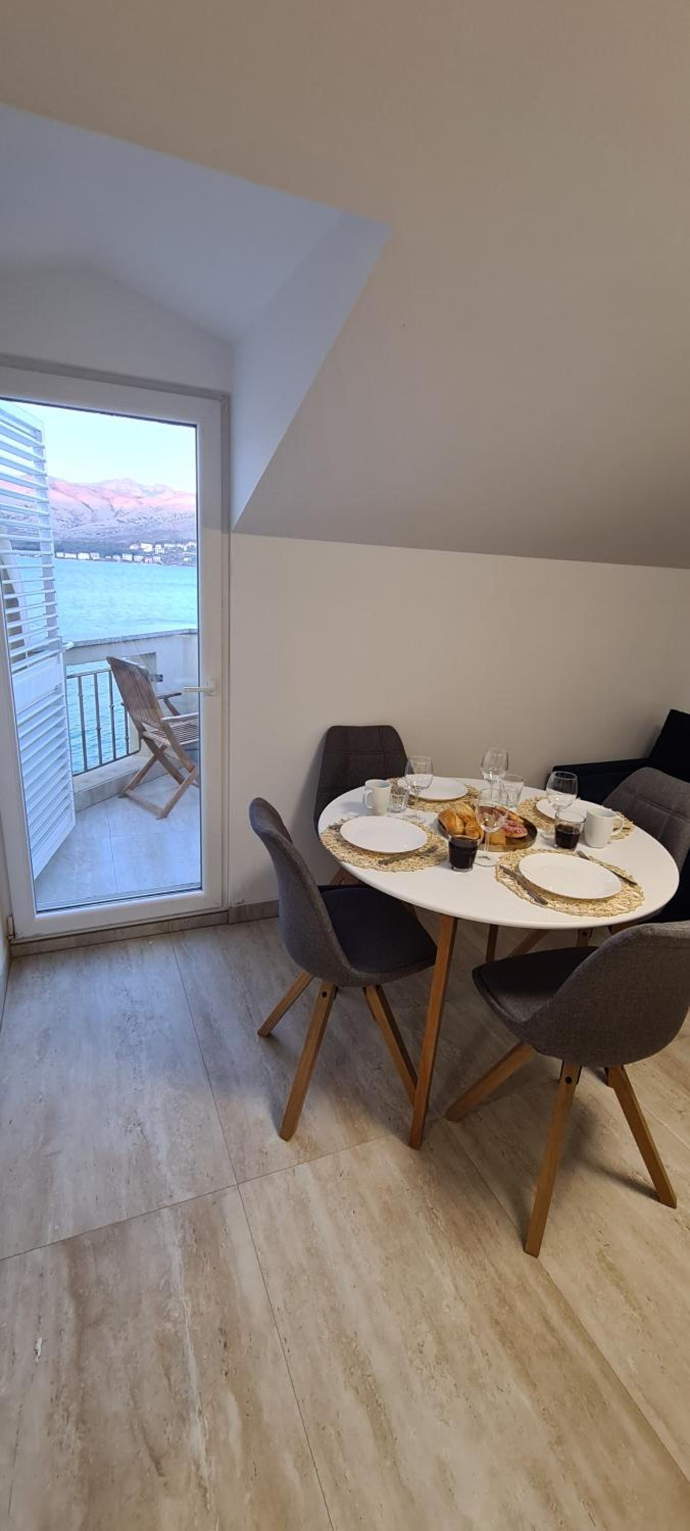 PAG directly at the beach view 4
