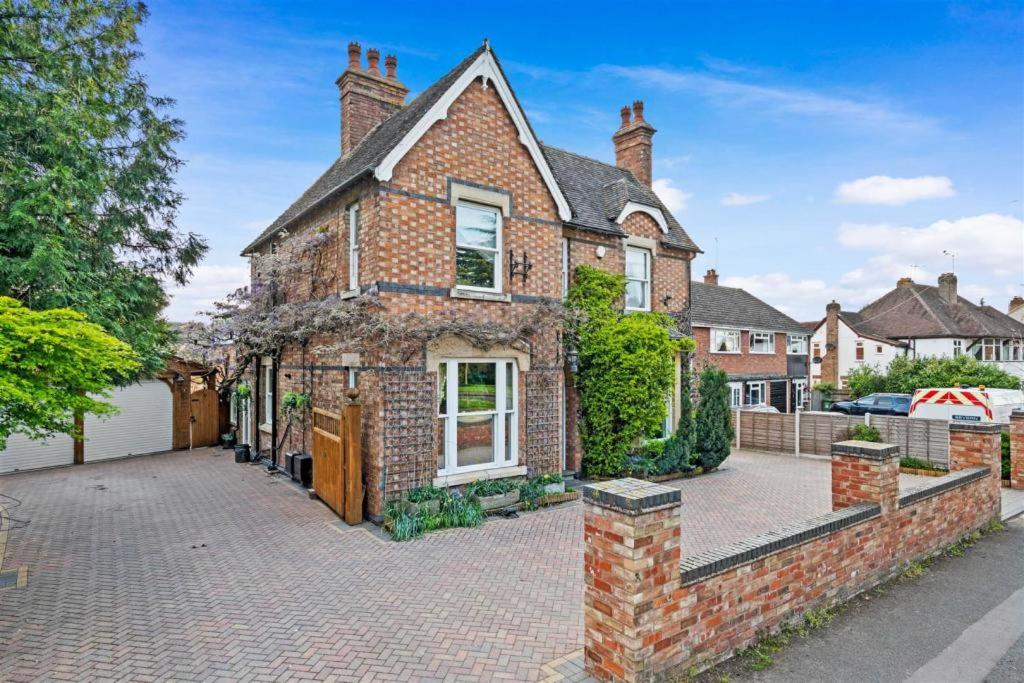 The Corner House, 36, Broadway Road,