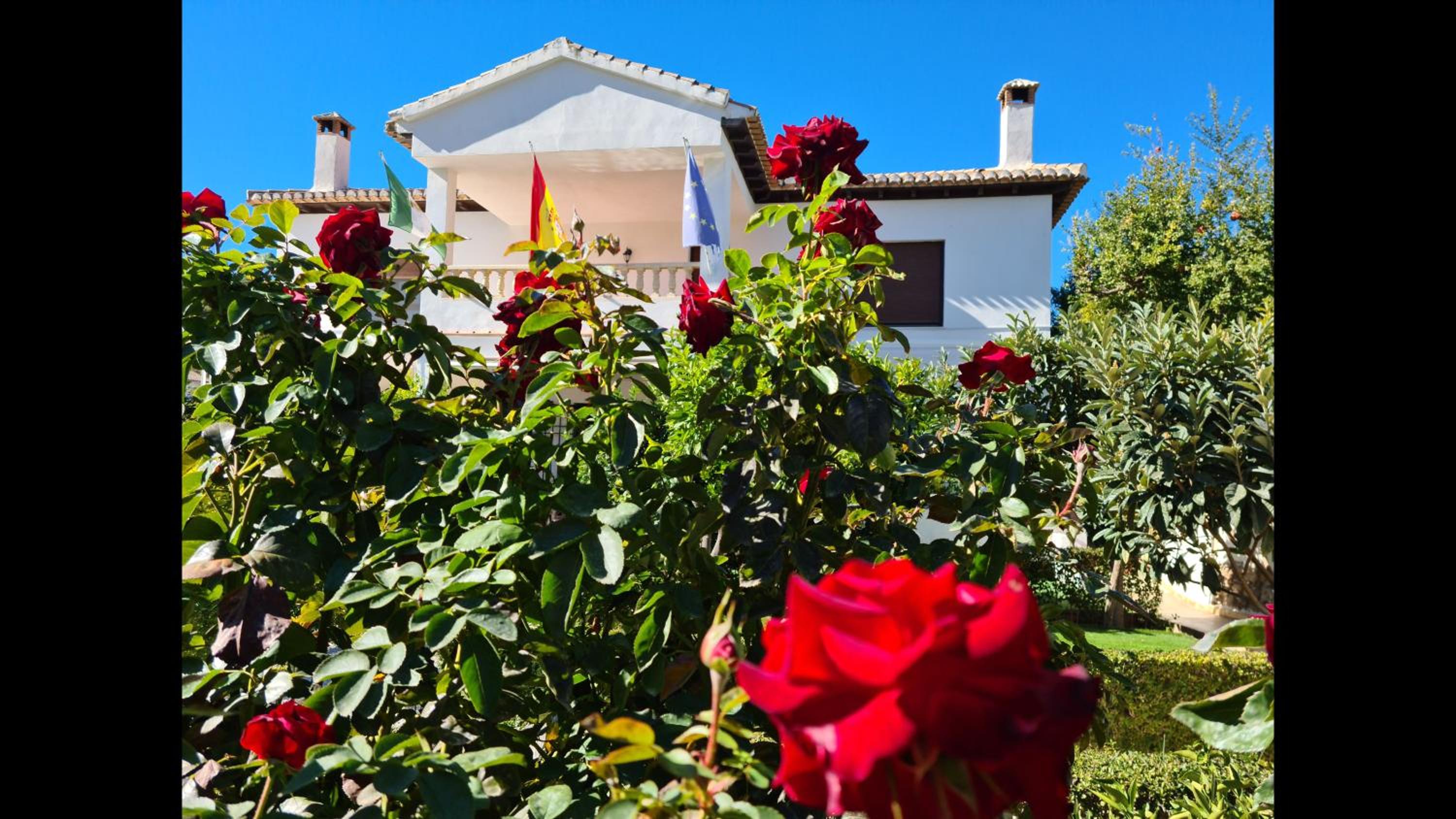 Villa with pool, air conditioning and Wi-Fi view 3
