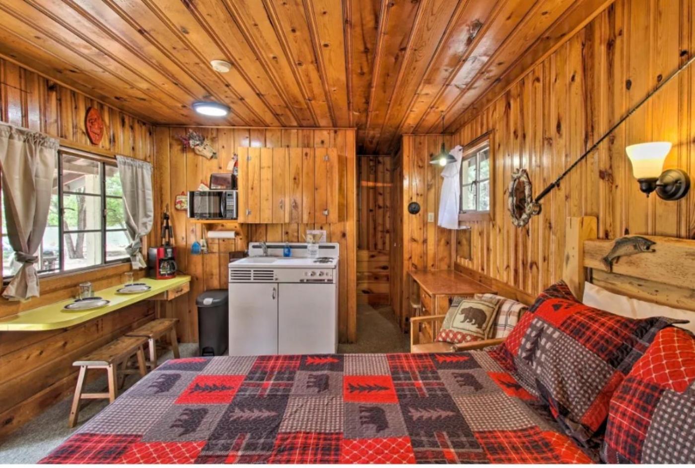 Hidden Rest Cabins and Resort