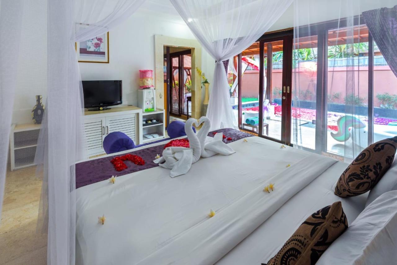 LV ROOM view 2