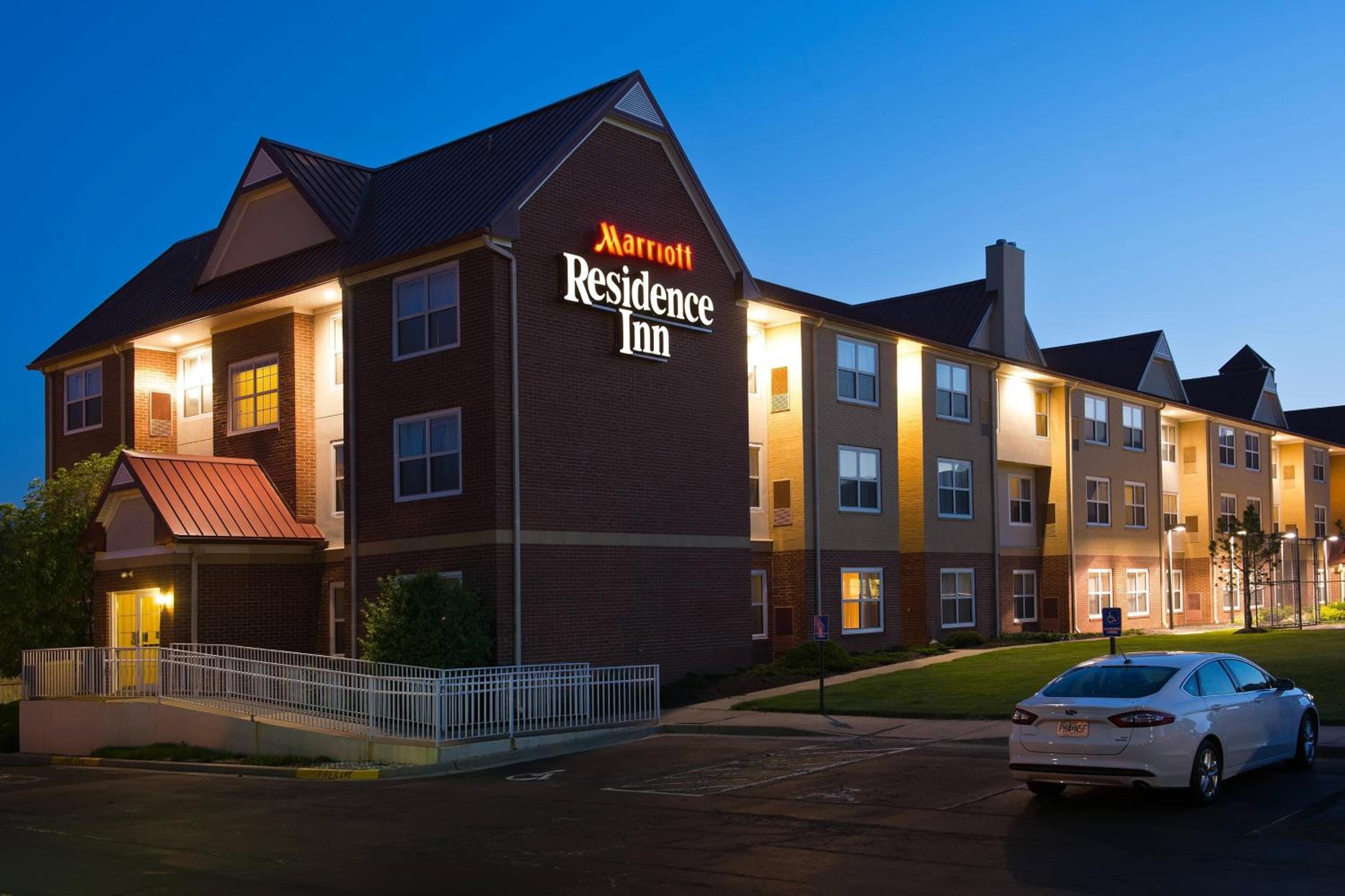 Kansas City Vacations - Residence Inn Kansas City Olathe - Property Image 1