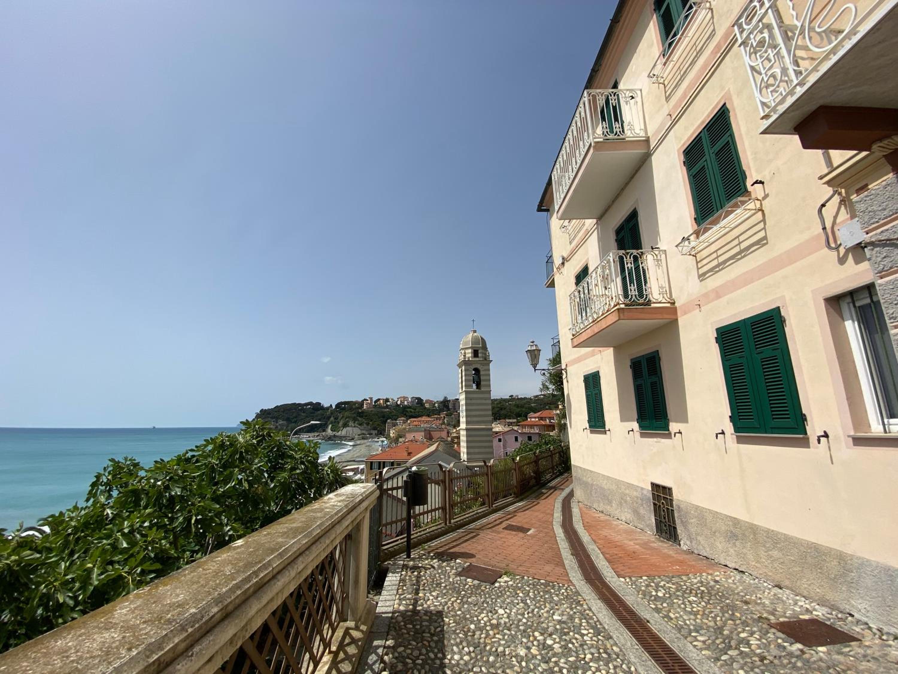 Attico Fronte Mare nel Borgo di Celle Ligure view 2