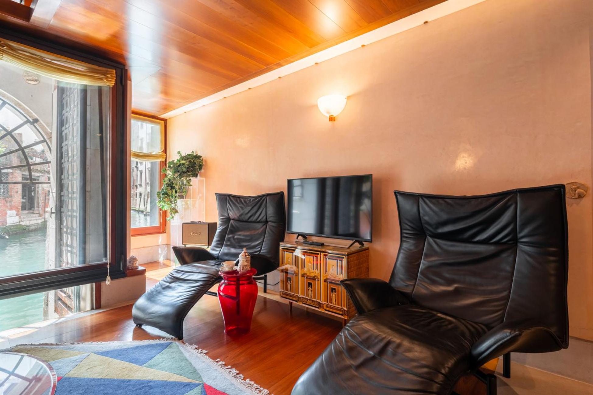Casa Flavia ai Morosini - Luxury apartment with Canal View