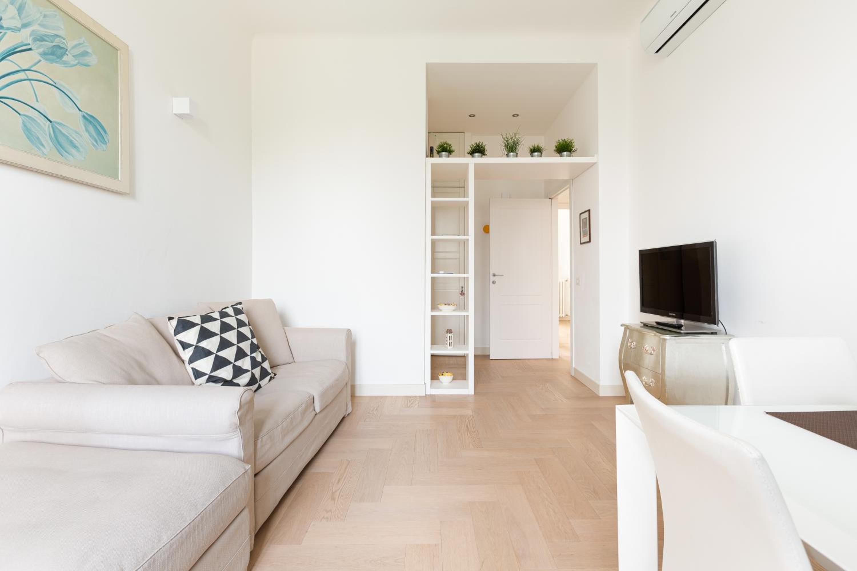Milano- Darsena and Navigli Area! Cozy APT!