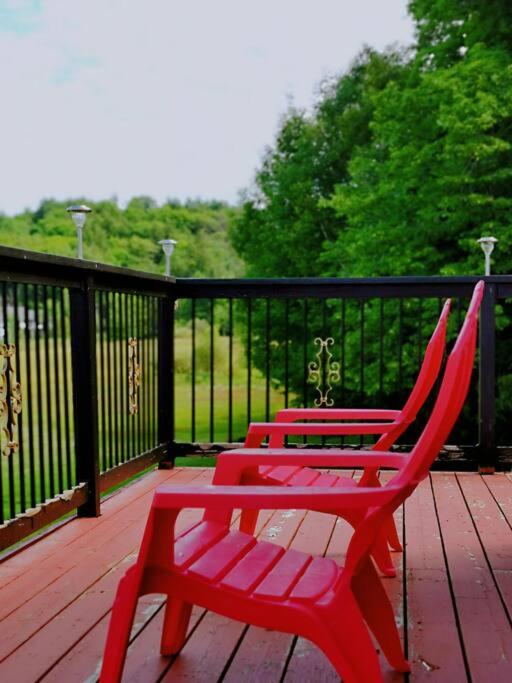 Entire house/wifi/private/cozy/escape/Muskoka lake