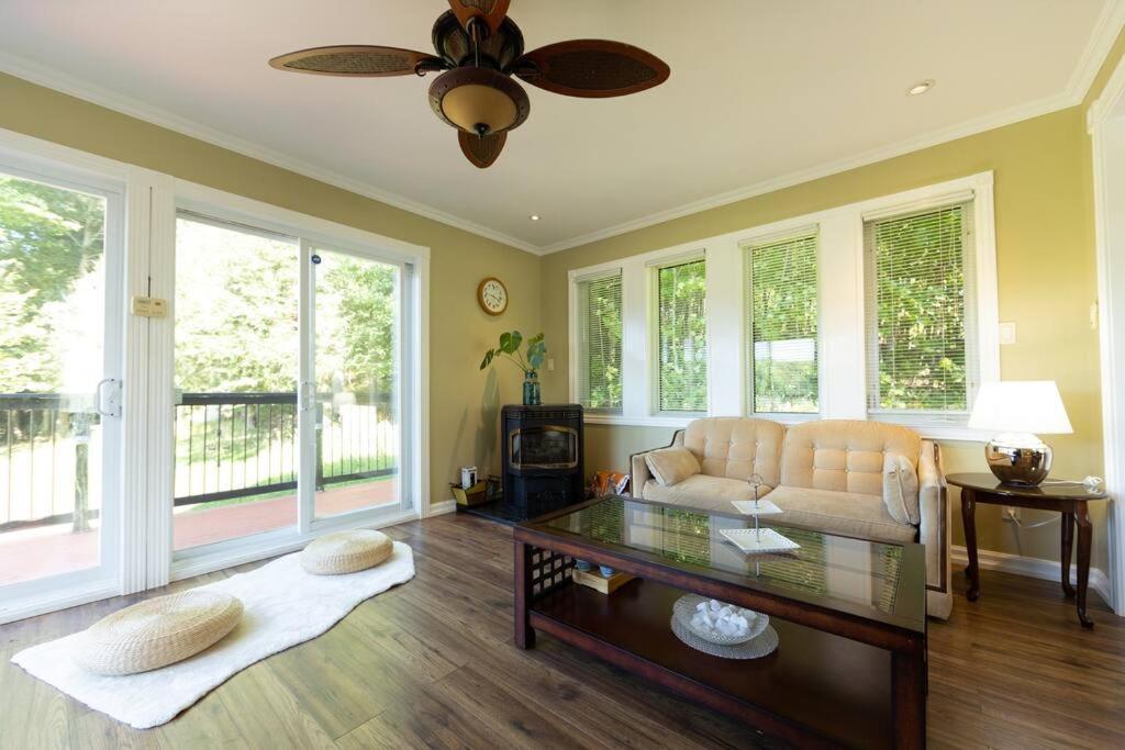 Entire house/wifi/private/cozy/escape/Muskoka lake