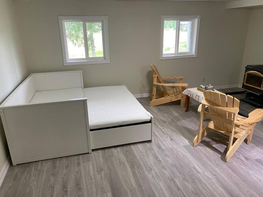 Entire house/wifi/private/cozy/escape/Muskoka lake