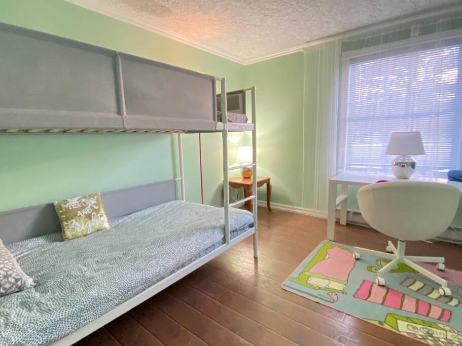 Entire house/wifi/private/cozy/escape/Muskoka lake