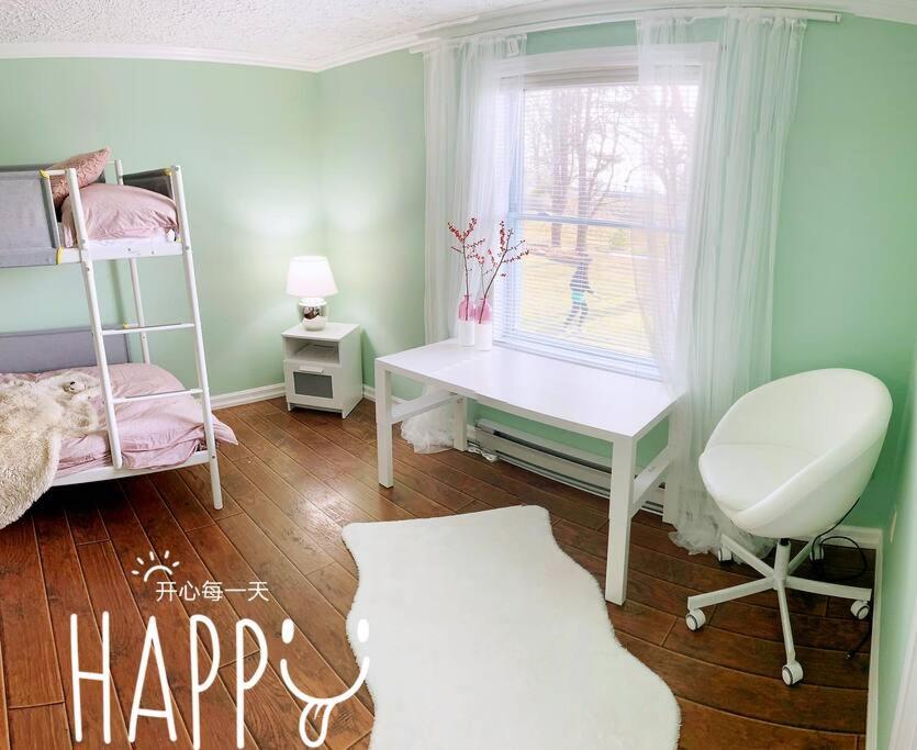 Entire house/wifi/private/cozy/escape/Muskoka lake
