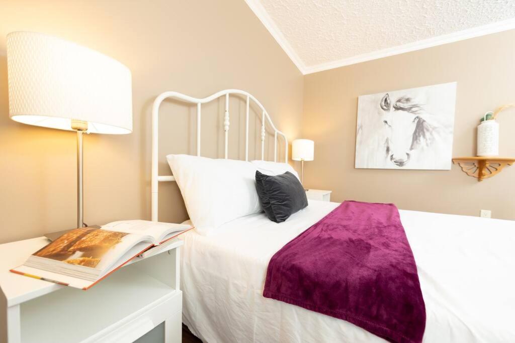 Entire house/wifi/private/cozy/escape/Muskoka lake