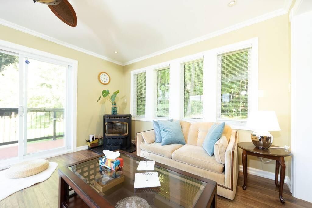 Entire house/wifi/private/cozy/escape/Muskoka lake