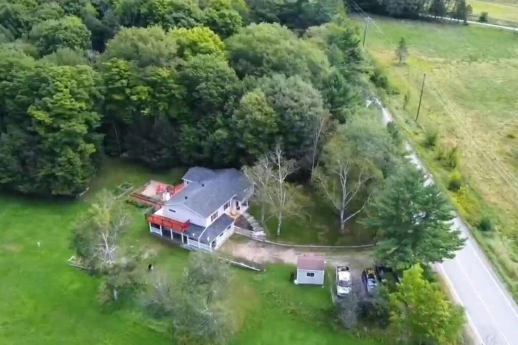 Entire house/wifi/private/cozy/escape/Muskoka lake