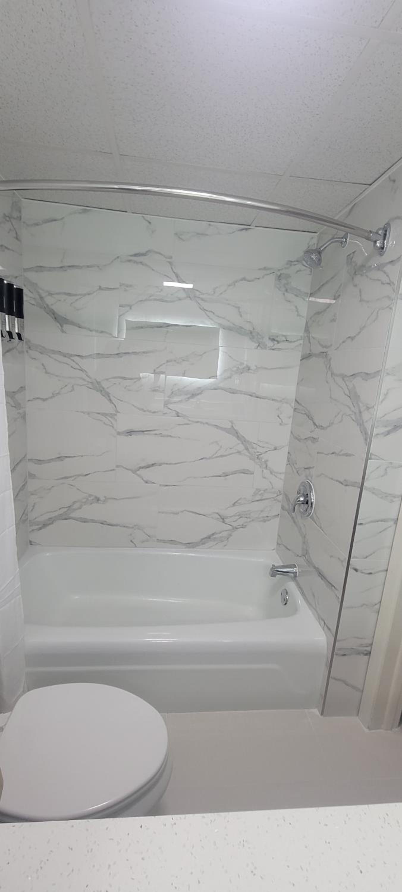 Royal Inn & Suites, Kuva 24