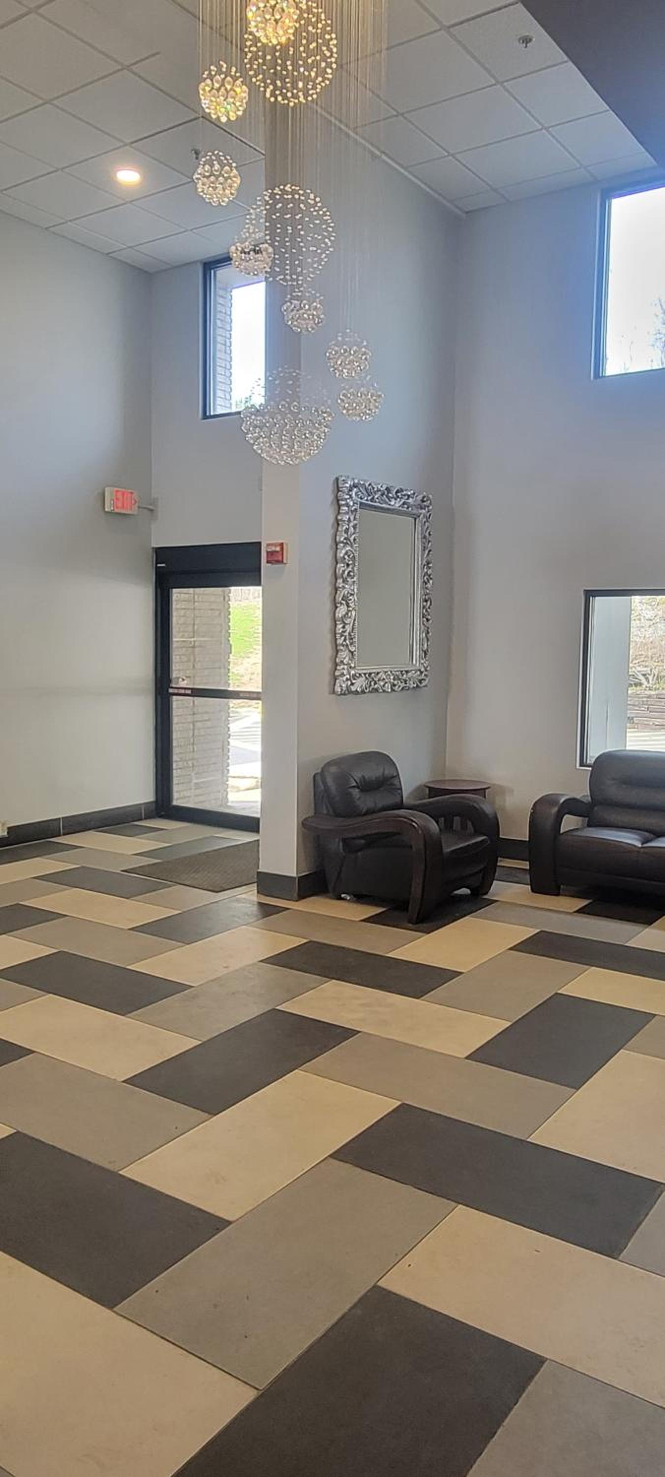 Royal Inn & Suites, Kuva 21