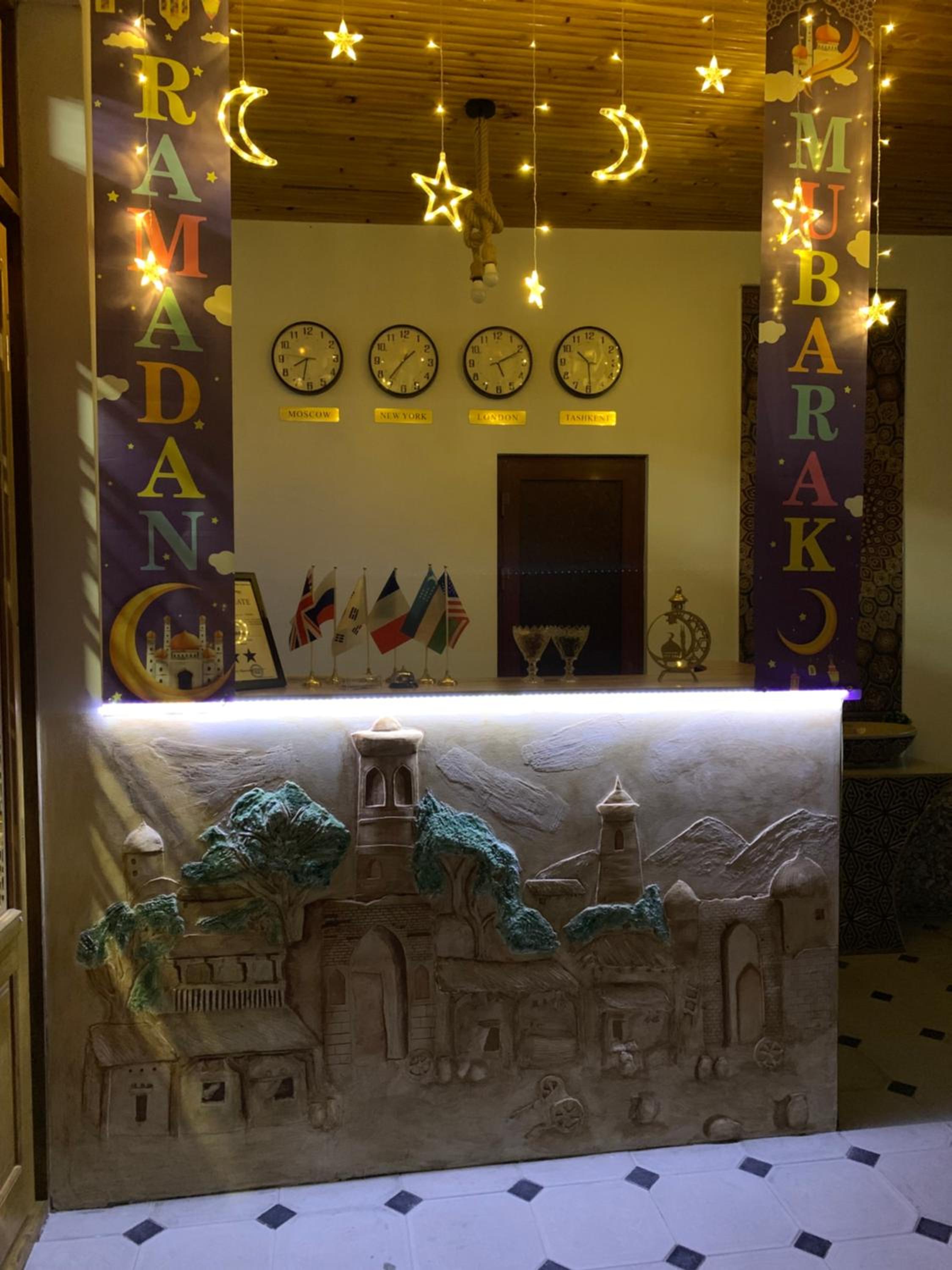 Old Safari Golden Location Guest house with Laundry Service
