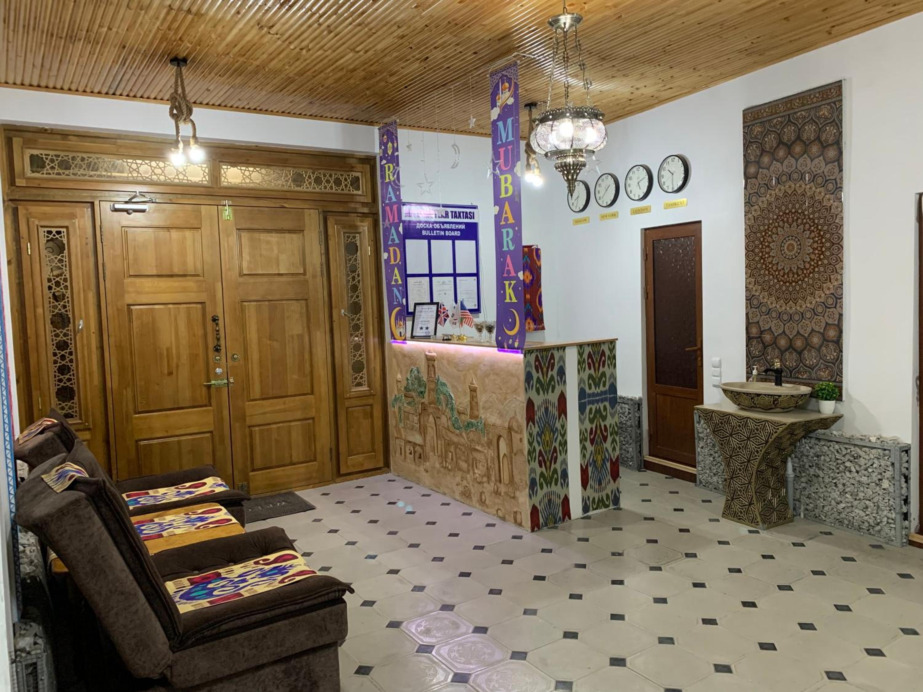 Old Safari Golden Location Guest house with Laundry Service