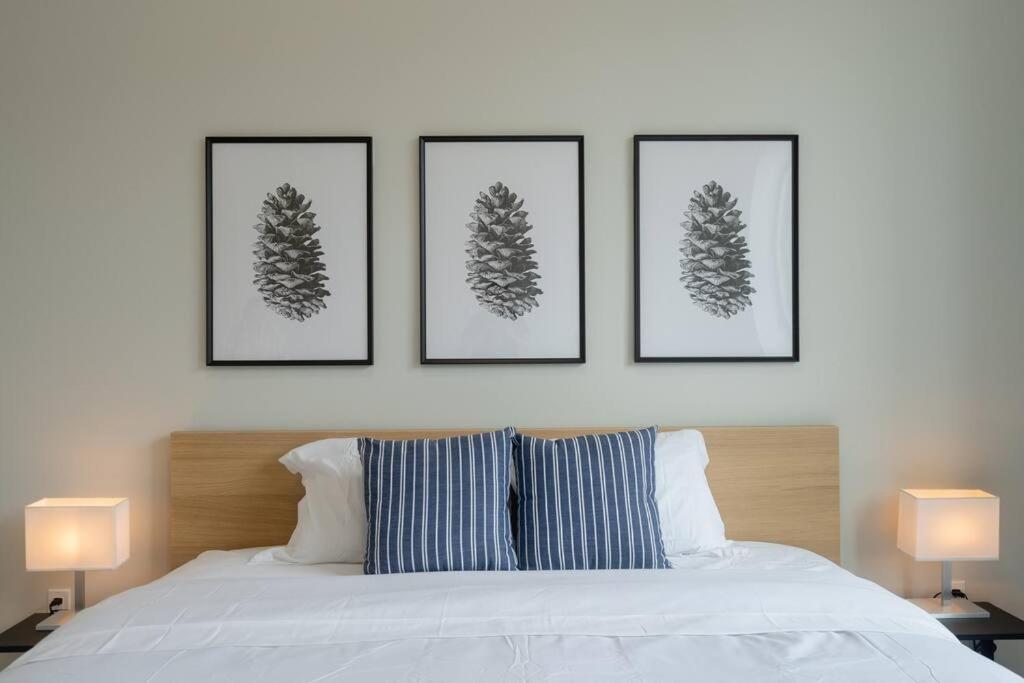 Modern Ground Level 3 bed 2 bath Condo with Free Parking