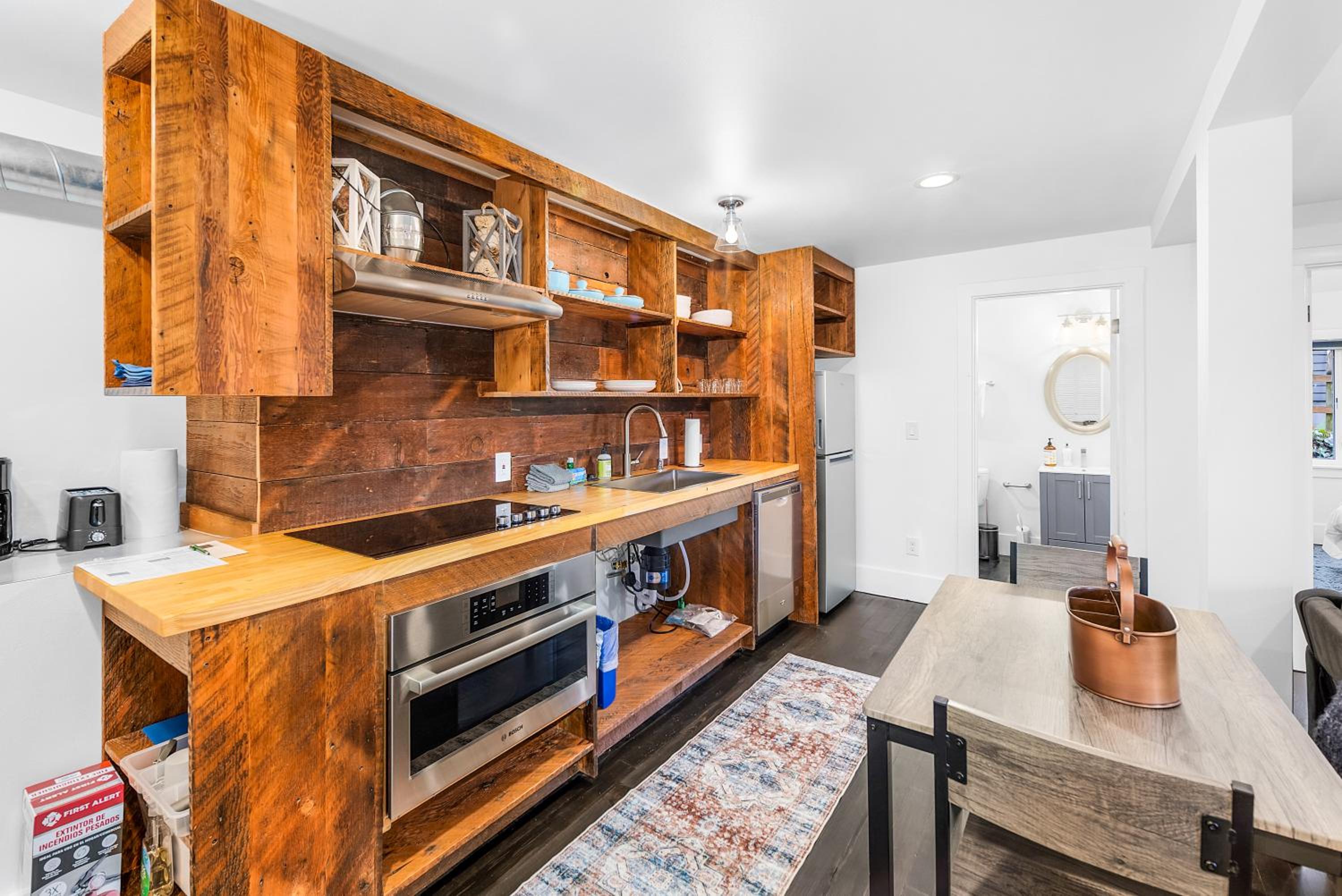 1BR Tranquil Haven in Beacon Hill view 4