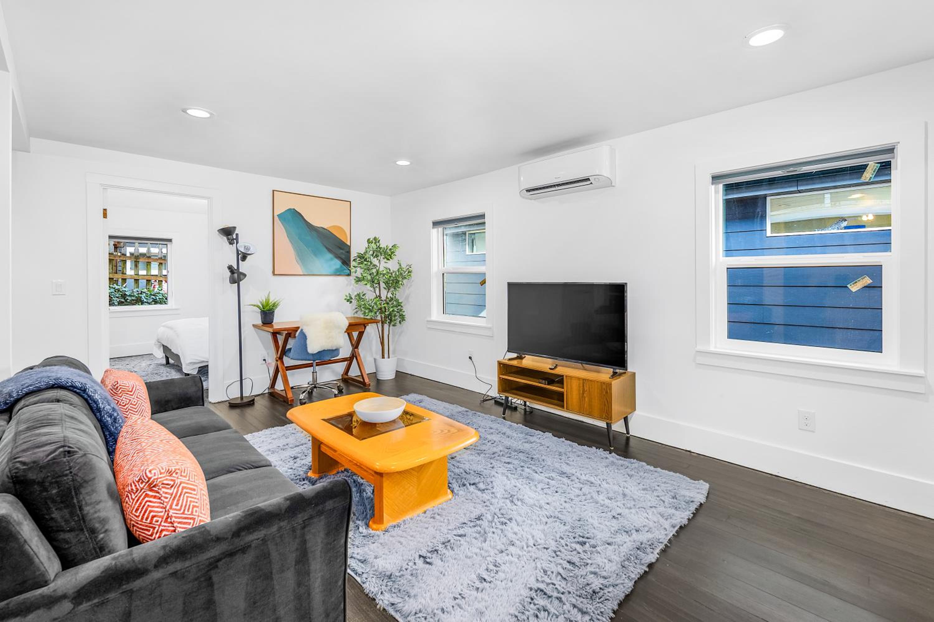 1BR Tranquil Haven in Beacon Hill view 5