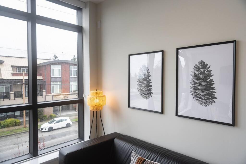 2 bed Studio with Mountain Views and Free Parking