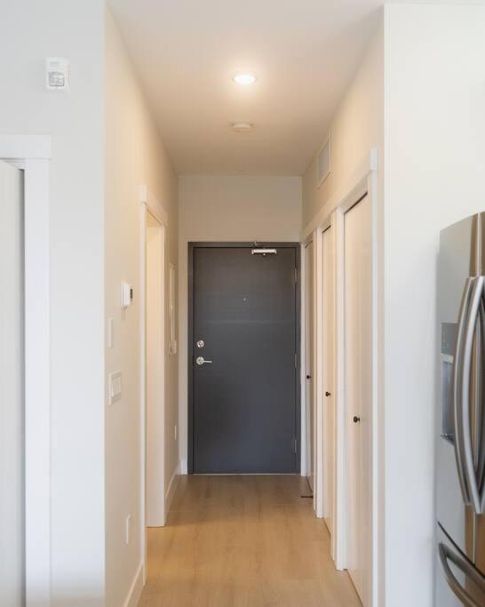 2 bed Studio with Mountain Views and Free Parking