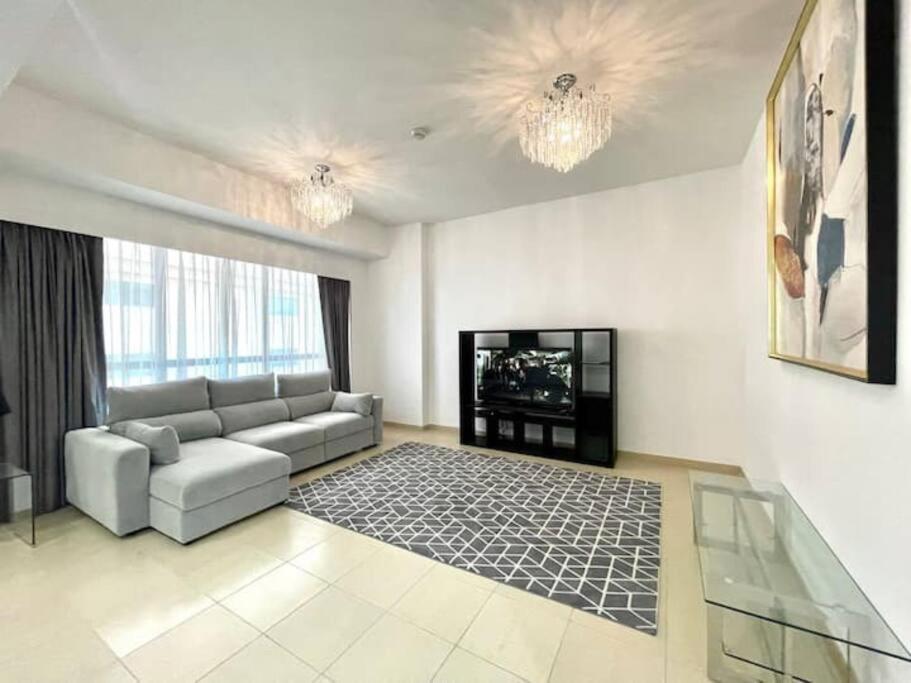 JBR Sea View 2 Bedroom Apartment