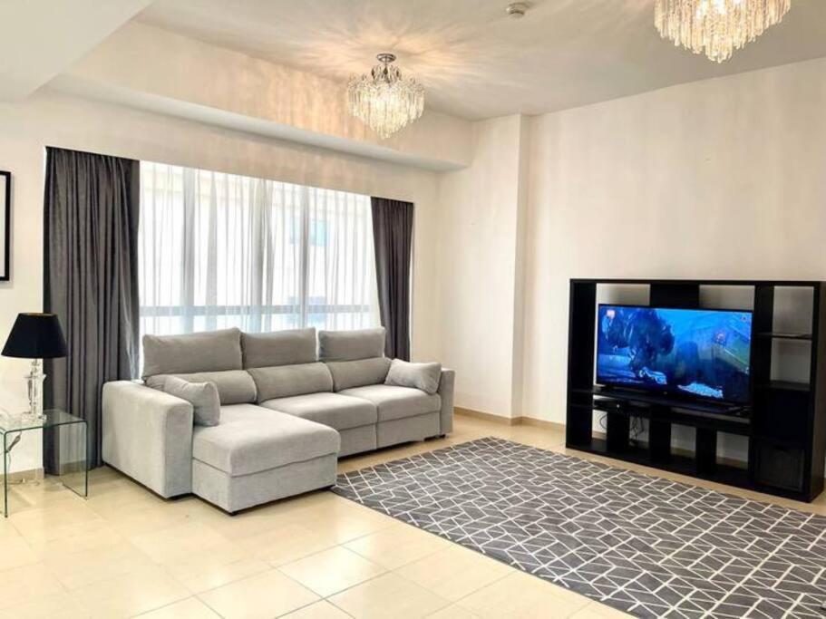JBR Sea View 2 Bedroom Apartment