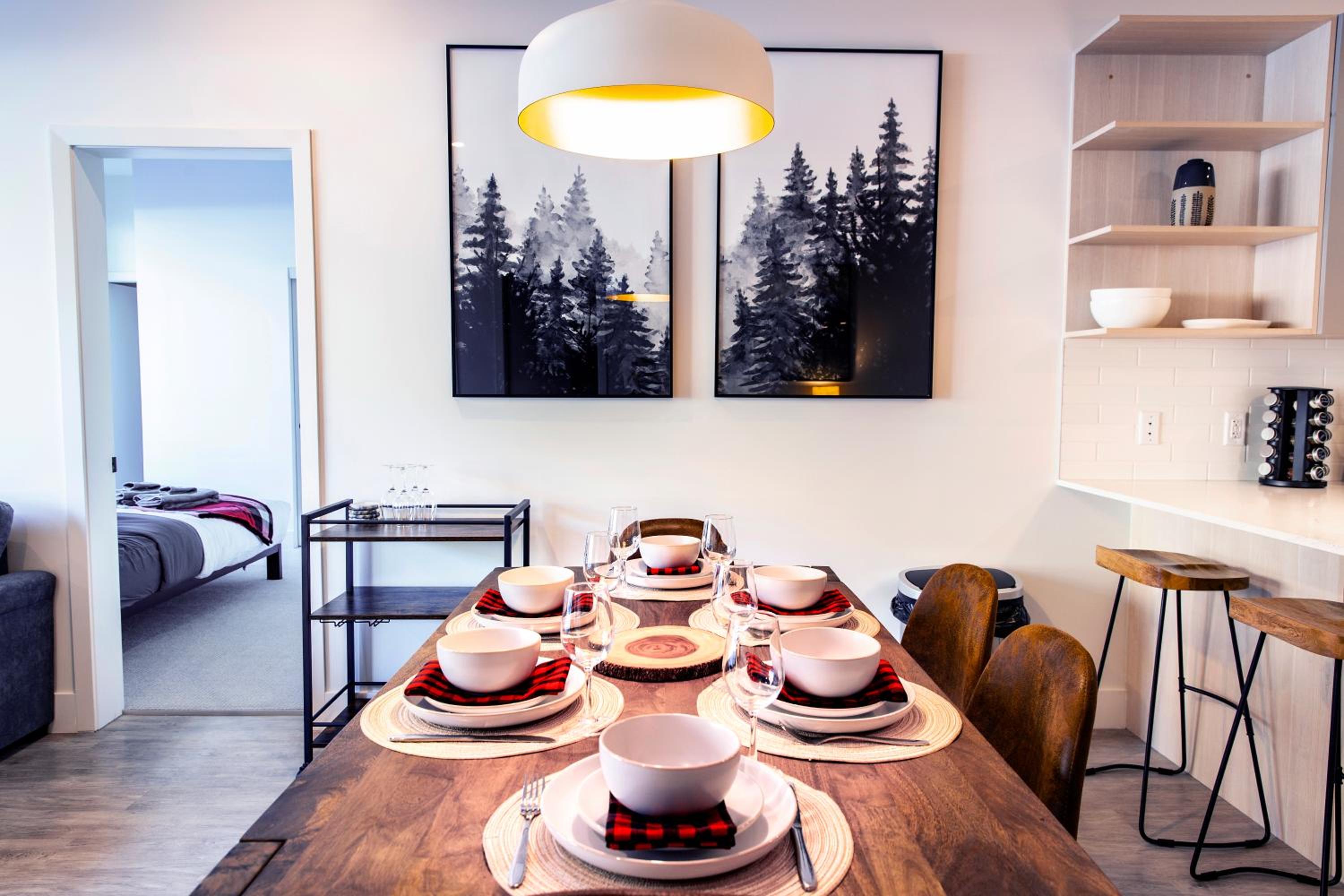 Monashee Sunshine - Condo with Private Hot Tub