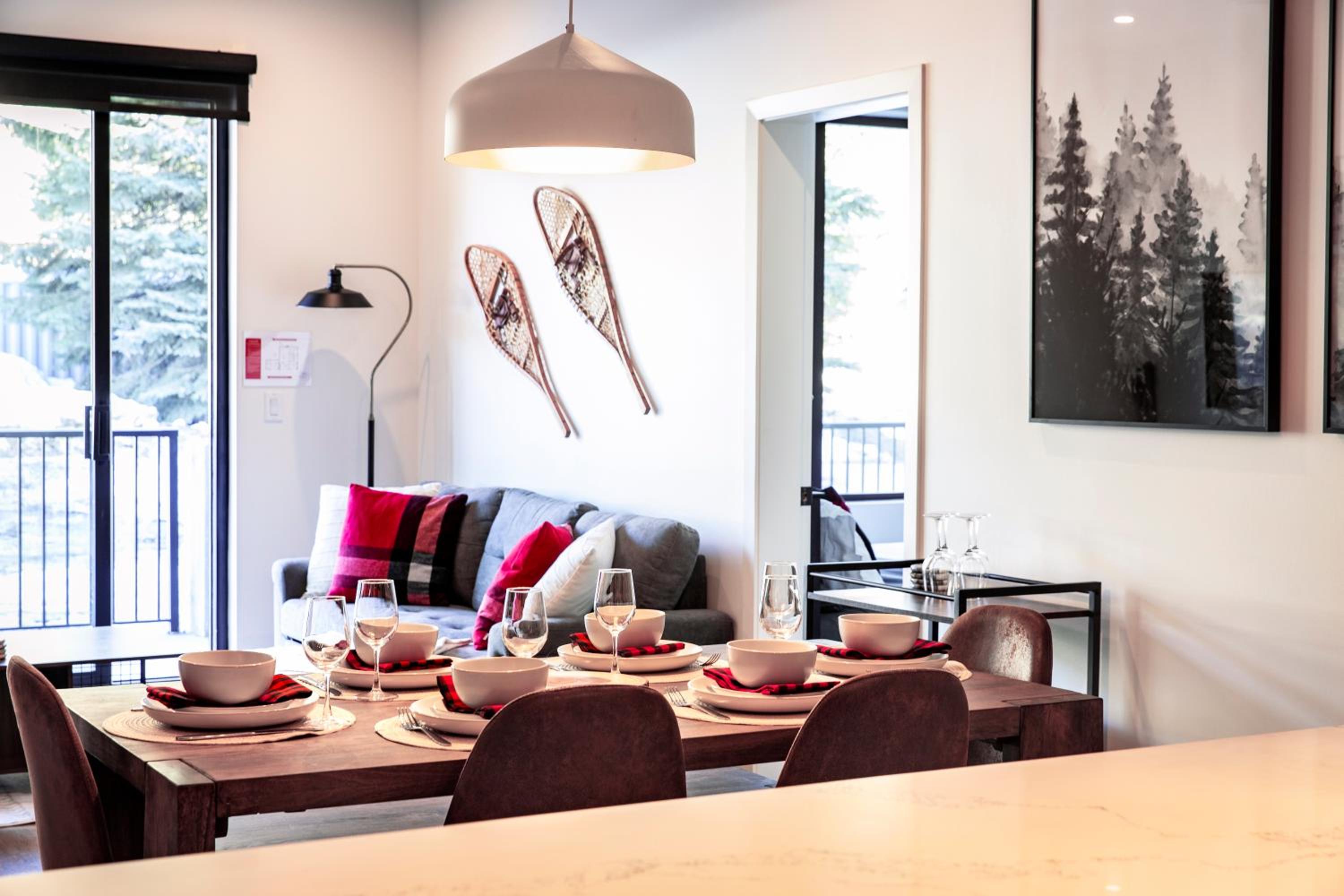 Monashee Sunshine - Condo with Private Hot Tub