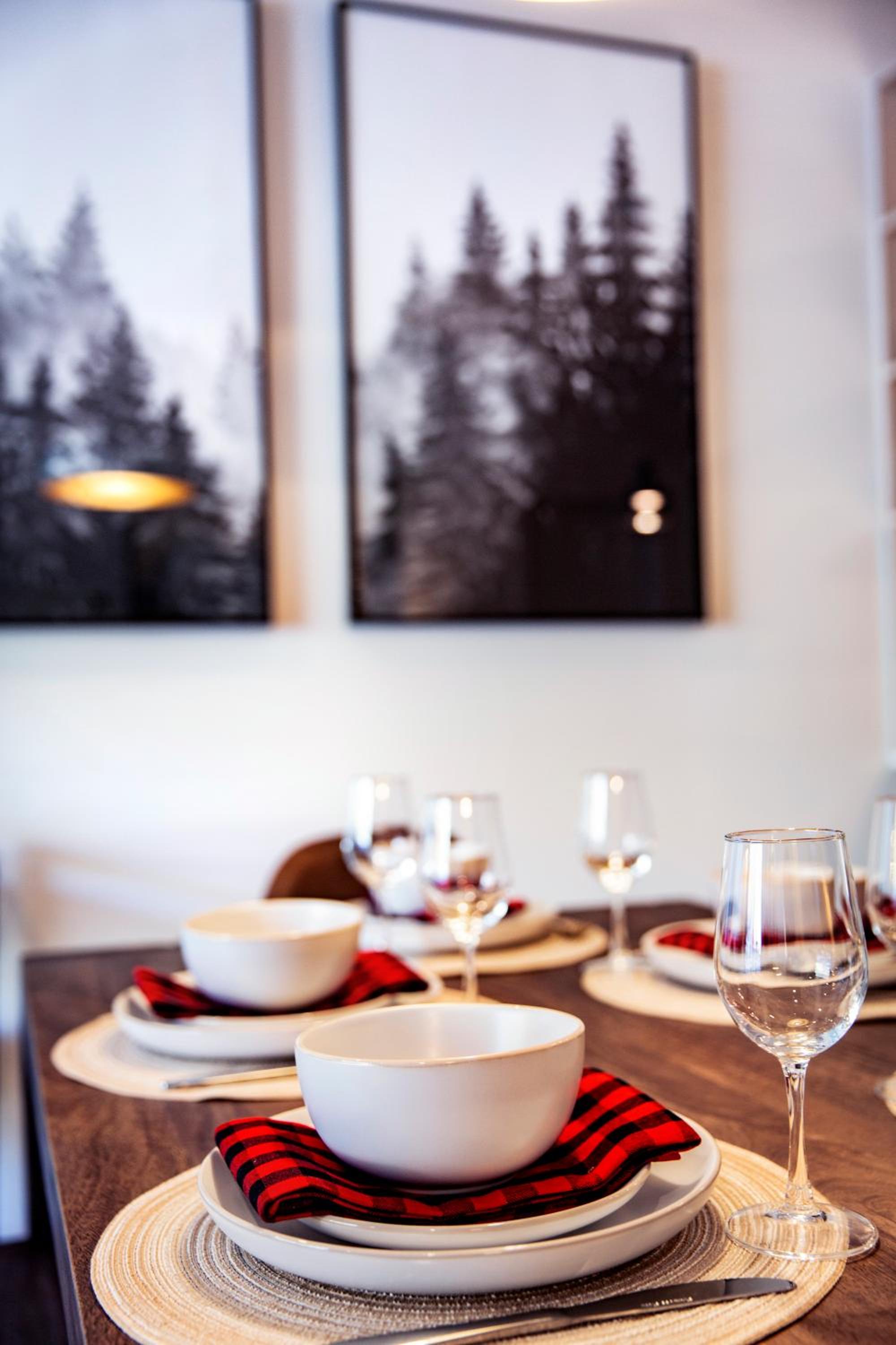 Monashee Sunshine - Condo with Private Hot Tub