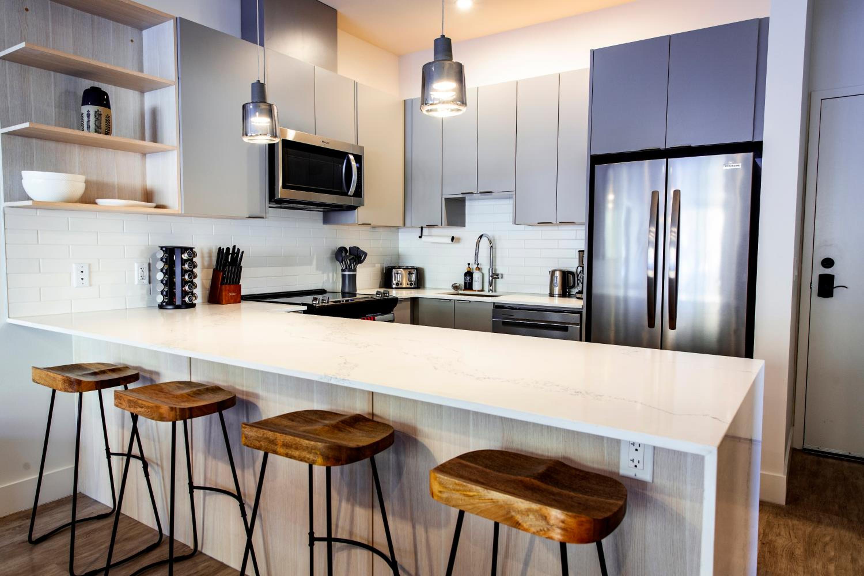 Monashee Sunshine - Condo with Private Hot Tub